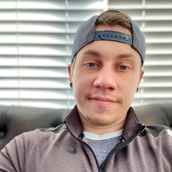 Poshmark profile picture for @chickenpox